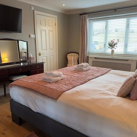 Vast, Elegant Home With Indoor Pool & Sauna Near Popular Golf Course Kington  Exterior foto