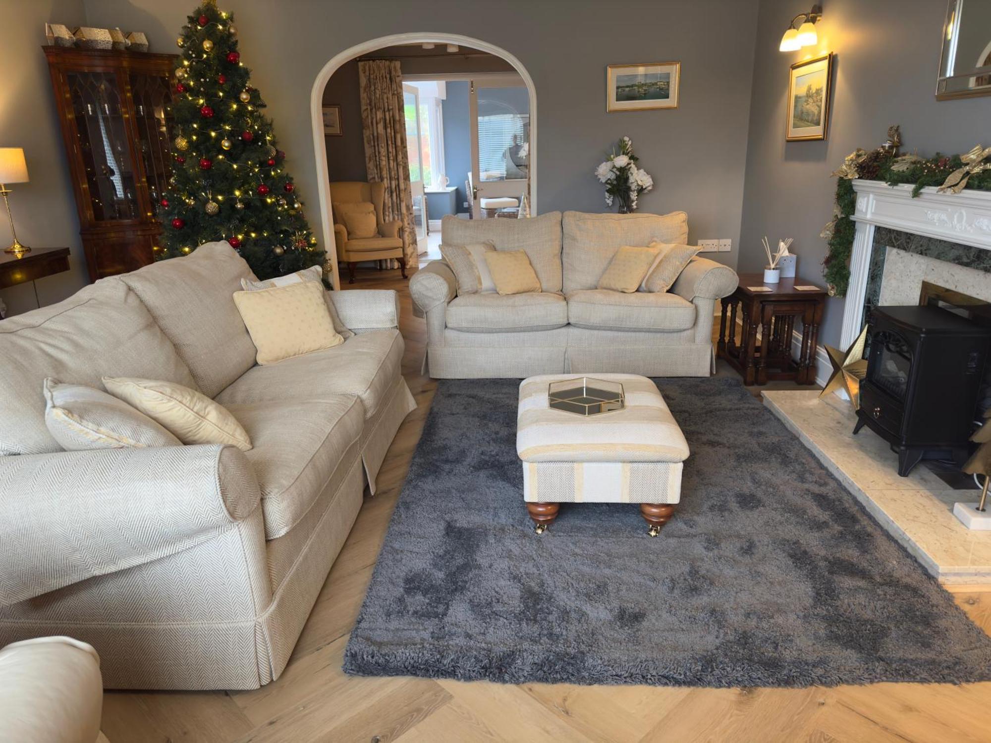 Vast, Elegant Home With Indoor Pool & Sauna Near Popular Golf Course Kington  Exterior foto